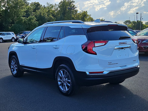 Certified 2022 GMC Terrain SLT w/ Infotainment Package II image 4