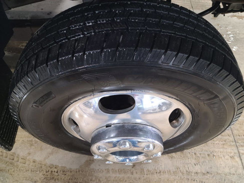 Used 2005 Ford F350 Lariat image 11