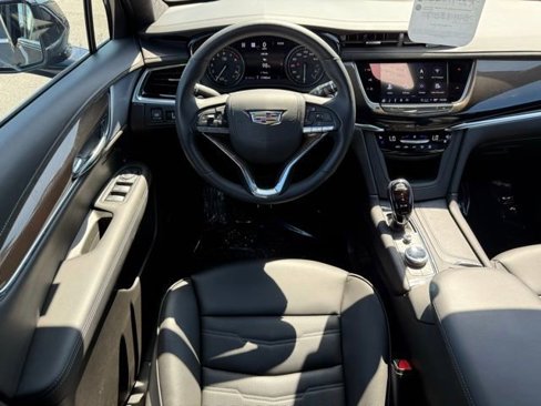 Certified 2024 Cadillac XT6 Premium Luxury w/ Platinum Package image 10