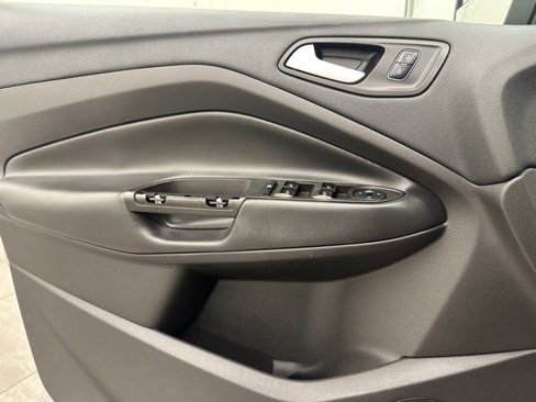 Used 2017 Ford Escape SE image 32