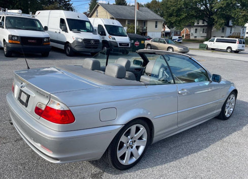 Used 2003 BMW 325Ci Convertible image 11