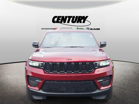 Used 2024 Jeep Grand Cherokee Altitude image 9