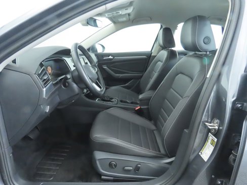 Certified 2024 Volkswagen Jetta SE image 20
