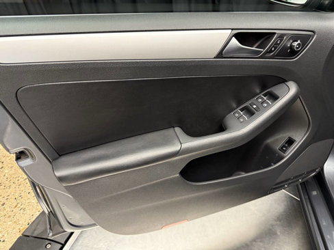 Used 2013 Volkswagen Jetta SE image 15