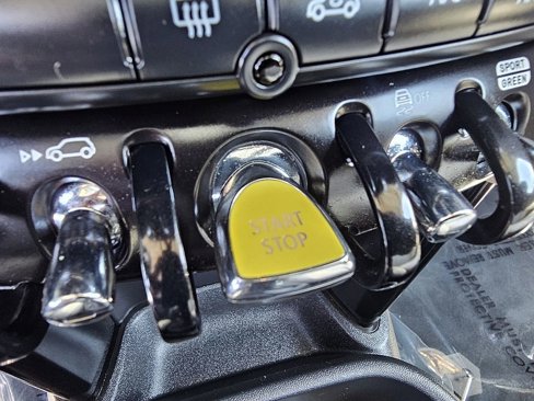 Used 2023 MINI Cooper SE image 31