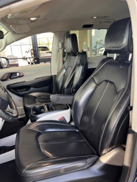 Used 2020 Chrysler Voyager Lxi image 8