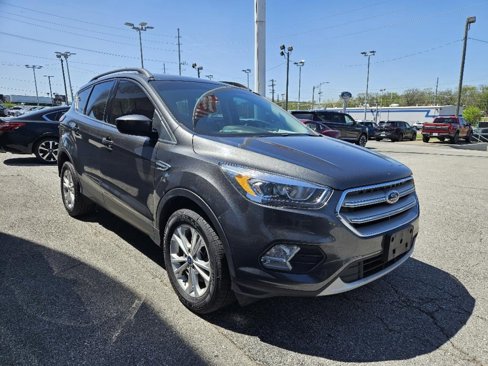 Used 2019 Ford Escape SEL image 2