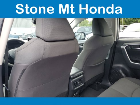 Used 2021 Toyota RAV4 XLE image 10