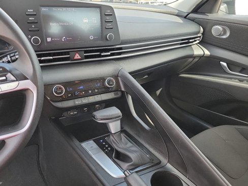 Used 2023 Hyundai Elantra SEL image 20