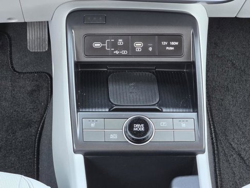 Used 2024 Hyundai Kona SEL w/ Convenience Package image 16