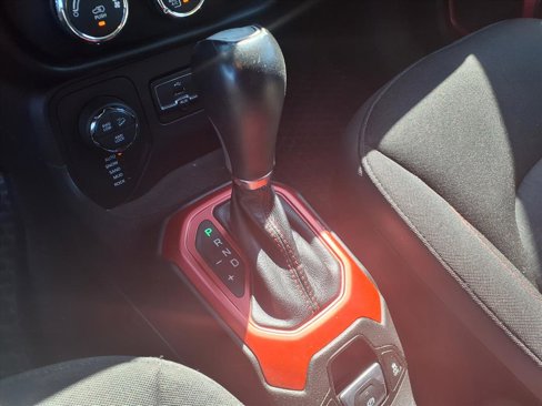Used 2016 Jeep Renegade Trailhawk image 17