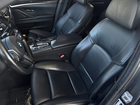 Used 2016 BMW 550i Sedan image 17