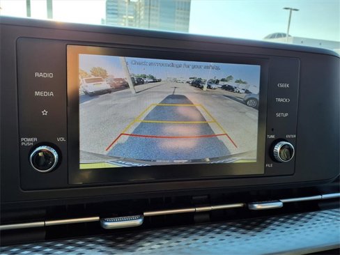 Used 2022 Kia Carnival LX image 20