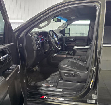Used 2022 Chevrolet Silverado 3500 LTZ w/ LTZ Plus Package image 7
