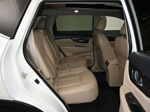 Used 2019 Nissan Rogue SL w/ Premium Package image 40