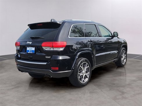 Used 2018 Jeep Grand Cherokee Limited image 4