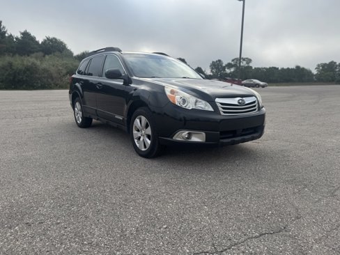 Used 2010 Subaru Outback 2.5i Premium w/ Popular Equipment Group 1B image 4