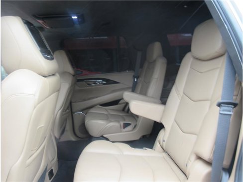 Used 2018 Cadillac Escalade Platinum image 30