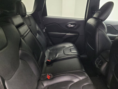 Used 2019 Jeep Cherokee Limited image 19