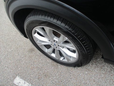 Used 2023 Ford Explorer Limited image 26