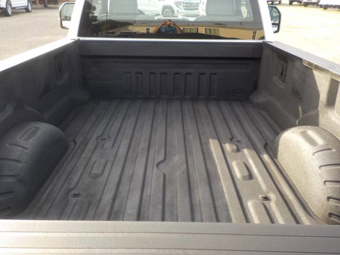 Used 2017 Ford F250 XL w/ Power Equipment Group image 5