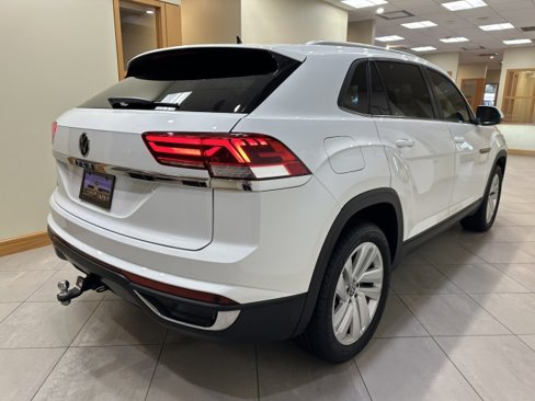 Used 2023 Volkswagen Atlas Cross Sport SE w/ Panoramic Sunroof Package image 5