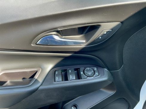 Used 2018 Chevrolet Equinox LT image 15