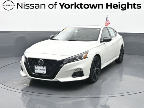 Certified 2022 Nissan Altima 2.5 SR w/ Midnight Edition Package image 1