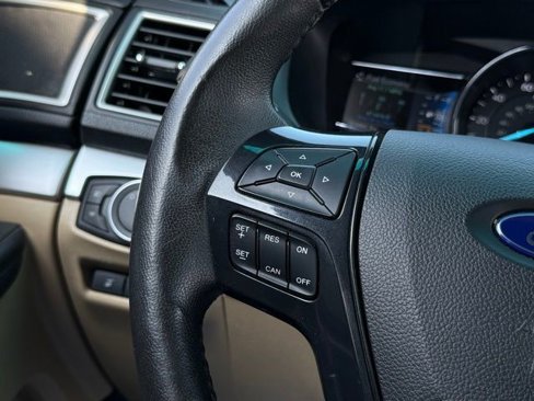 Used 2016 Ford Explorer XLT w/ Equipment Group 202A image 13