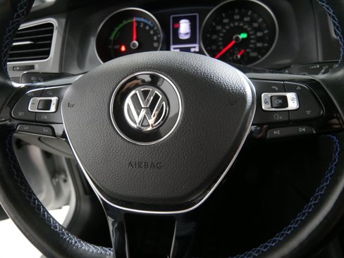Used 2015 Volkswagen e-Golf SEL Premium image 25