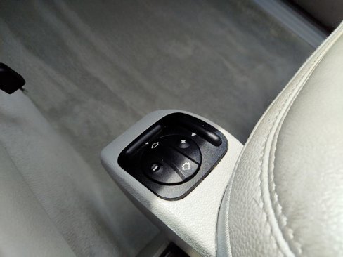 Used 2006 Mercedes-Benz R 500 4MATIC image 26