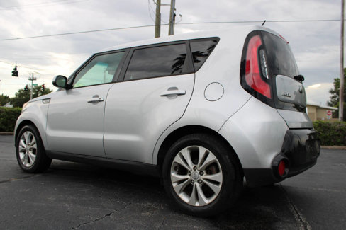 Used 2016 Kia Soul + image 3