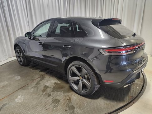 Used 2025 Porsche Macan image 3