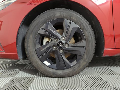 Used 2023 Hyundai Elantra SEL image 21
