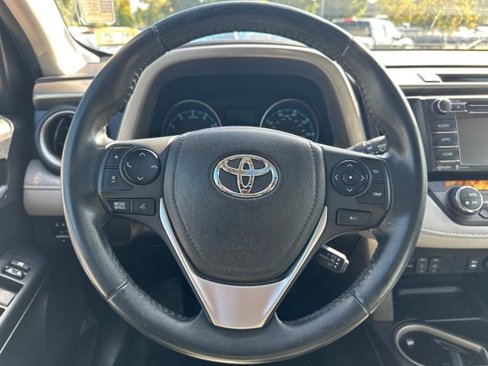 Used 2018 Toyota RAV4 XLE image 14