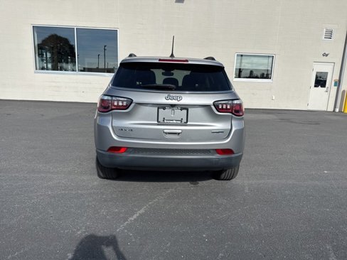 Used 2017 Jeep Compass Latitude w/ Popular Equipment Group image 3