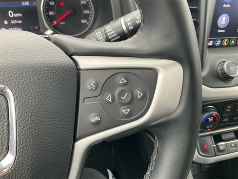 Used 2023 GMC Acadia SLT image 17