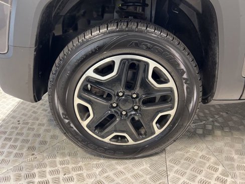 Used 2017 Jeep Renegade Trailhawk image 31