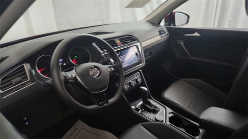 Used 2020 Volkswagen Tiguan SE image 15