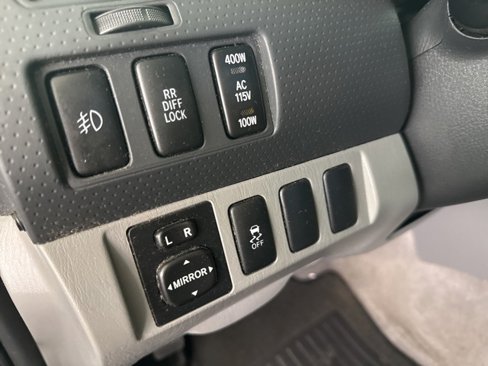 Used 2011 Toyota Tacoma PreRunner image 7