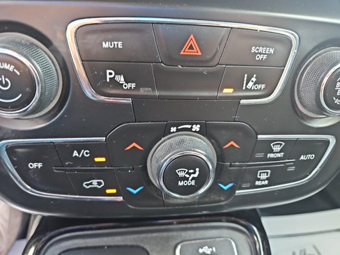 Used 2021 Jeep Compass Limited image 27