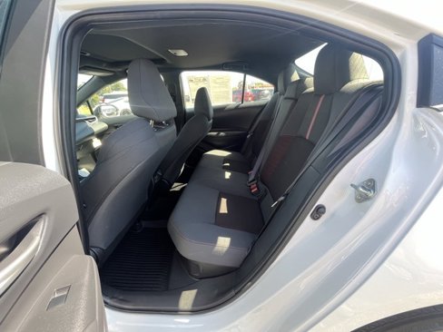 Used 2025 Toyota Corolla SE w/ SE Premium Package image 9