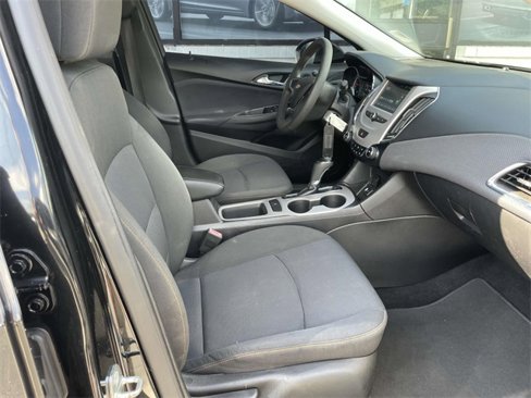 Used 2018 Chevrolet Cruze LS image 8