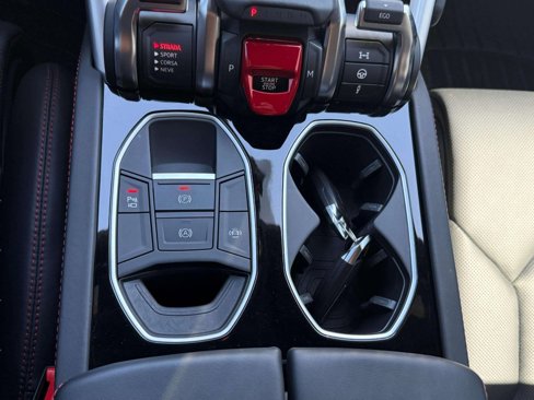 Used 2019 Lamborghini Urus image 14