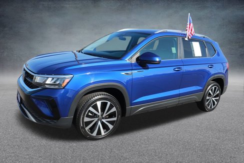 Used 2024 Volkswagen Taos SE image 3