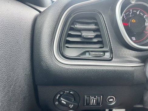 Used 2017 Dodge Challenger GT image 23