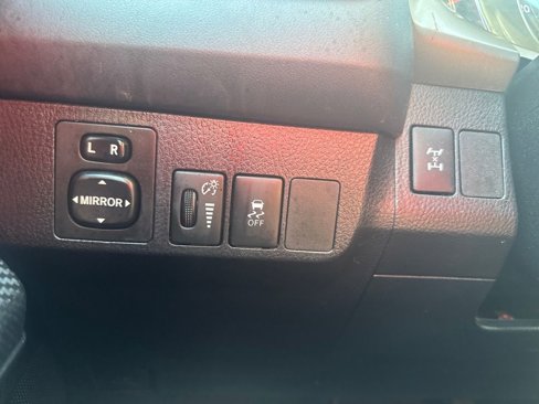 Used 2015 Toyota RAV4 LE image 31
