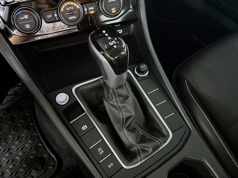 Certified 2024 Volkswagen Jetta SE image 18