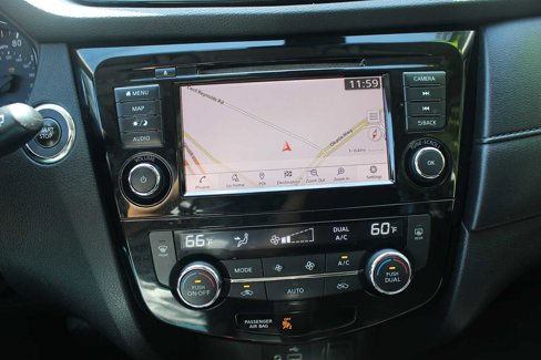 Used 2019 Nissan Rogue SV w/ Premium Package image 32