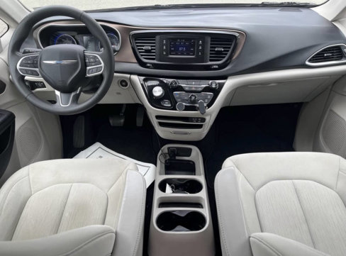 Used 2017 Chrysler Pacifica LX image 11